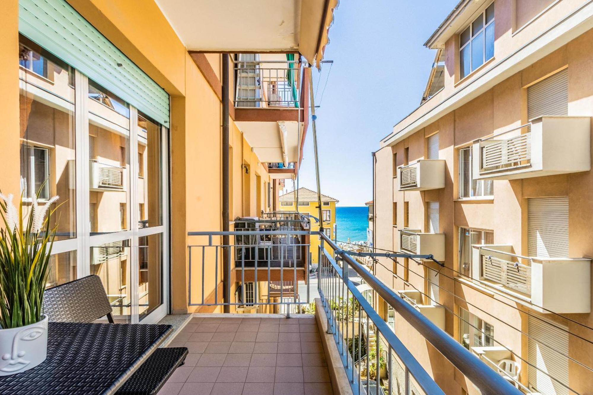 'nature Home' 30mt Sea -central Station -netflix Pietra Ligure